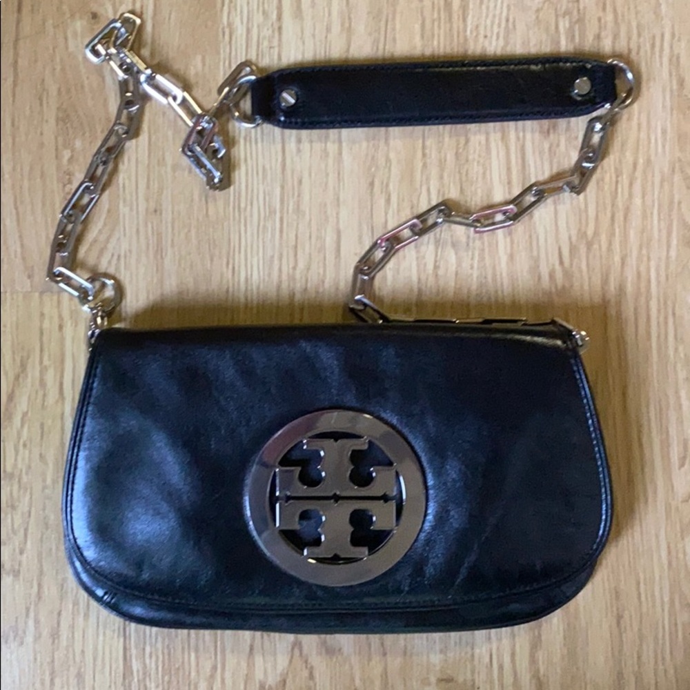 Tory Burch Amanda Logo Clutch